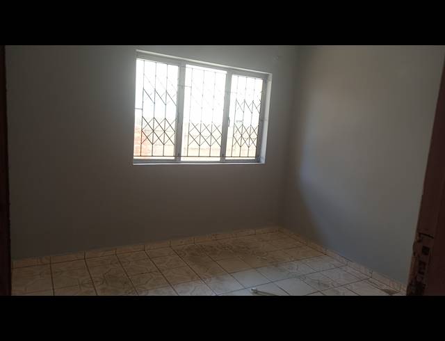 2 BEDROOM HOUSE RENTED IN MEREWENT